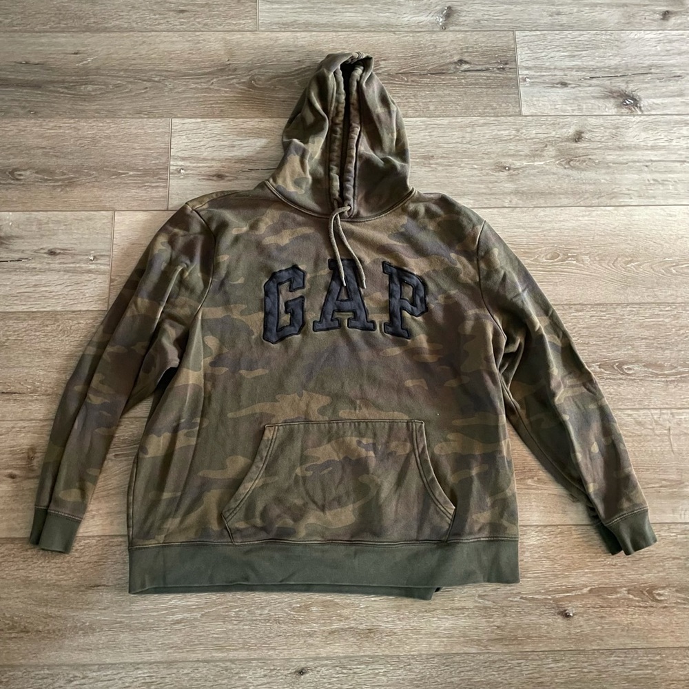 GAP XXL Camo Hoodie.